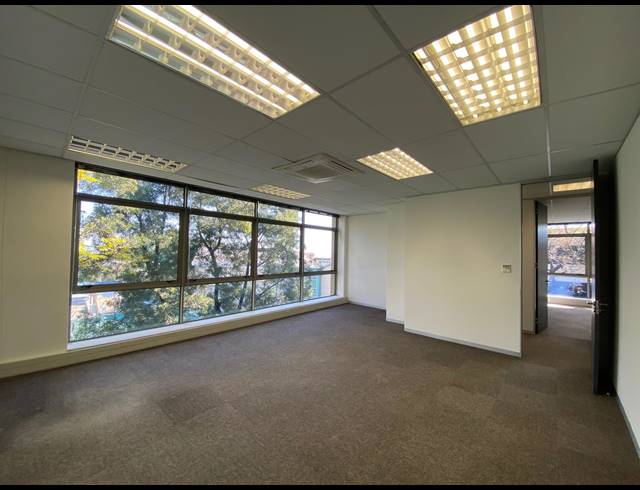 701M² OFFICE TO LET IN BRYANSTON
